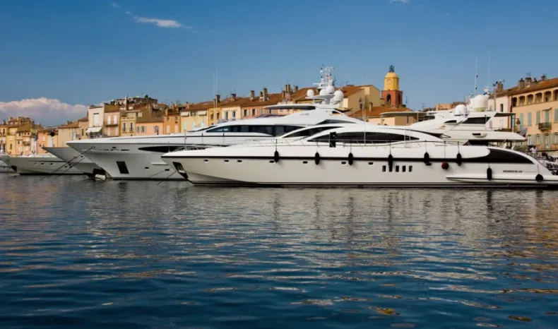 Yacht and Sailboat Cruises